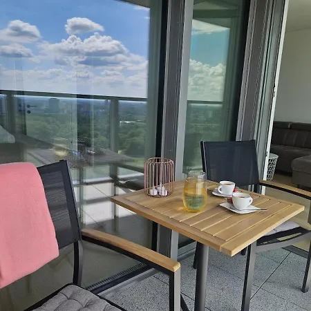 20th Floor Luxury - River & Castle View Pressburg