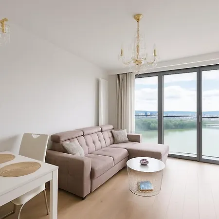 20th Floor Luxury - River & Castle View Διαμέρισμα