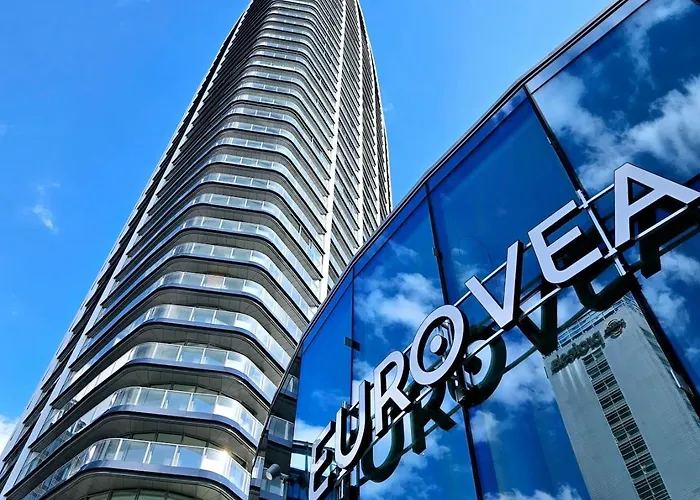 20th Floor Luxury - River & Castle View * Pressburg