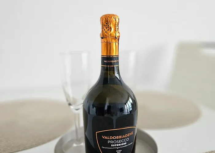 20th Floor Luxury - River & Castle View Apartment Bratislava